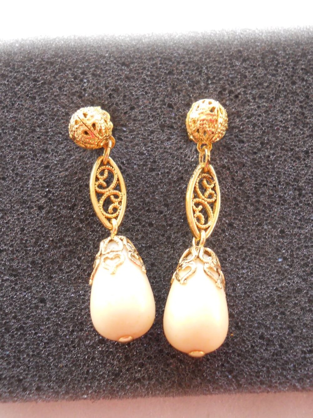 Avon - Filigree Drop Earrings 1030